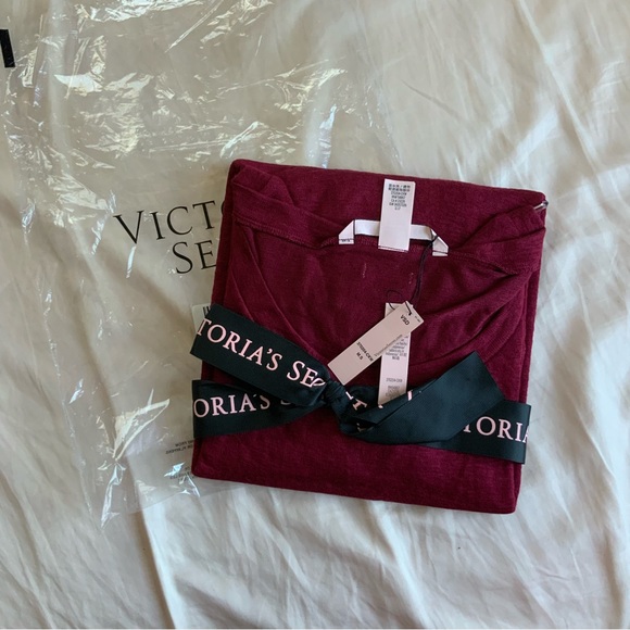 NWT Victoria’s Secret Crewneck The Lounger PJ Top in maroon - Picture 5 of 5
